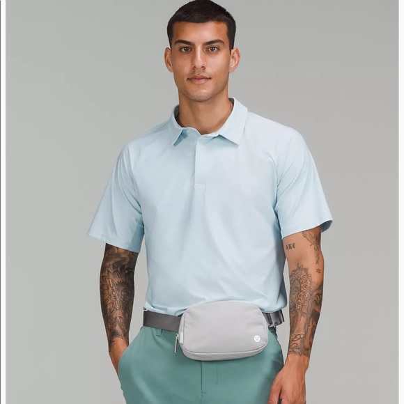 NWT Lululemon Silver Drop Everywhere Belt Bag! - Picture 2 of 9